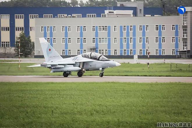 俄罗斯国防部接收雅克-130战斗教练机 数量未知 官方照片模糊处理 - 3