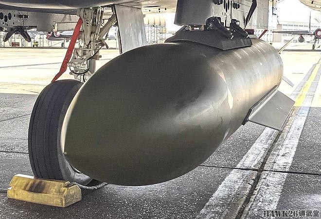 美军计划为B-2隐形轰炸机装备5000磅级钻地炸弹 提高对地打击能力 - 7