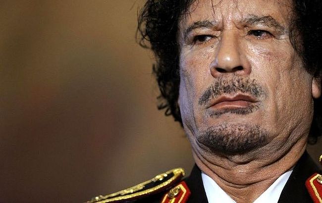 中东狂人卡扎菲：执政42年，逃跑时躲进下水道，被抓后遭暴徒枪杀 - 1