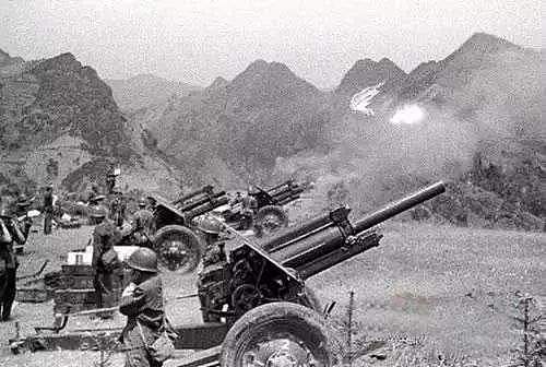 我军数百门炮火显神威 将不听命令的越军收尸队直接轰上天 - 6