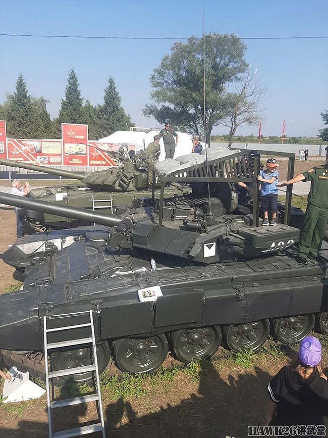 俄罗斯T-90坦克“魔改版”：临时增加顶部防御 没有图纸土法上马 - 3