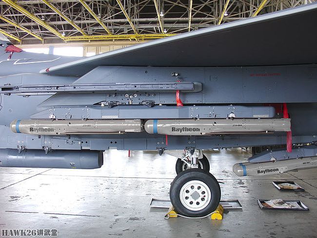 美国空军吐槽新型滑翔炸弹 挂载前的繁琐程序 网络通信正愈发关键 - 9