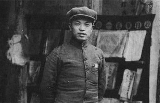 他37年投靠国军，49年计划偷袭蒋介石，起义后陈毅用8个字定性 - 2