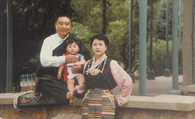 她是十世班禅唯一的女儿，留学归来成清华博士，后回乡造福人民 - 2