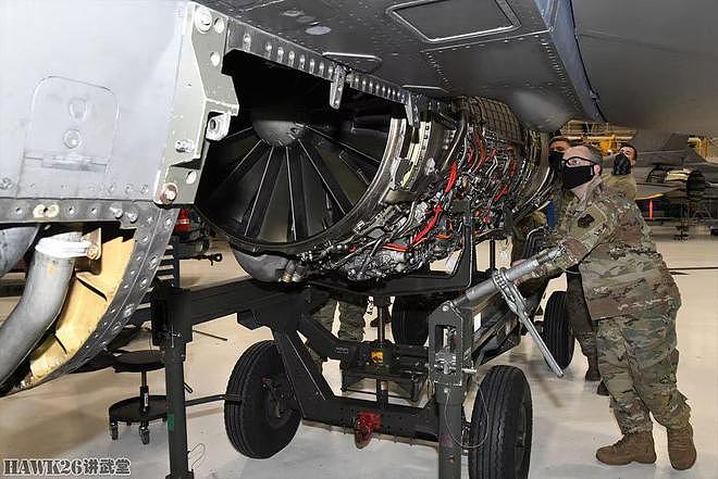 图说：F-16战斗机发动机拆装全过程 机械师全神贯注 需要极端细心 - 16