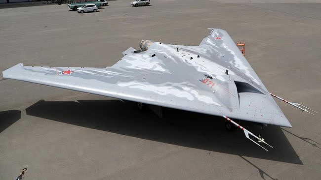 苏-75亮相迪拜，单价仅3000万美元，将与美国竞争未来战机市场？ - 5