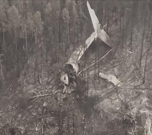 广西村民采药在山中迷路，意外发现坠毁飞机，揭开尘封多年的历史 - 1