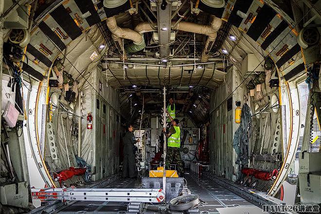 葡萄牙空军运输机演习 起飞前检查非常繁琐 C-130加油口位置特殊 - 12