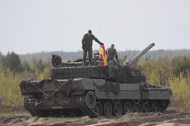 无福消受！乌克兰获得来自西方的M109榴弹炮，被俄罗斯成功摧毁 - 8