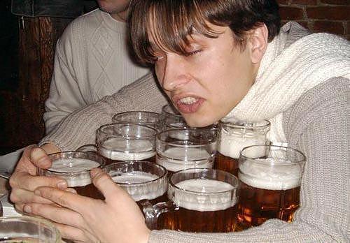 长期“喝白酒”和“喝啤酒”，身体有什么区别？哪种对身体伤害小 - 2