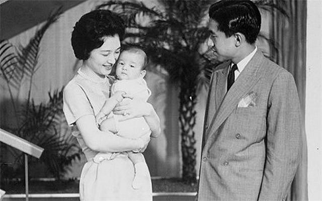 日本平民皇后美智子，拒绝与明仁天皇合葬：我只有子宫被需要 - 2