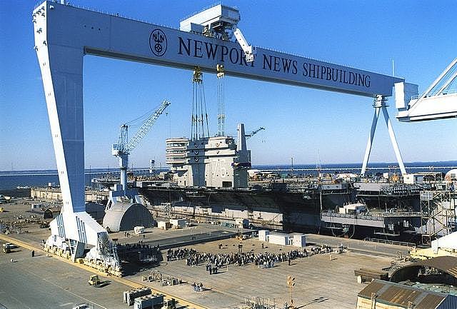 是谁建造了美国海军历史上最强大的核动力航空母舰？ - 1
