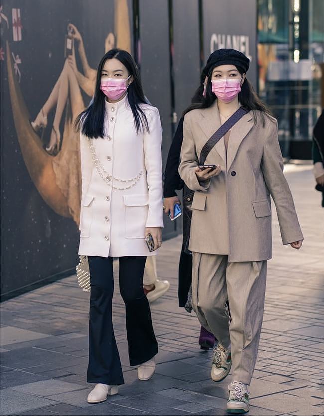 北方女孩的冬日穿搭就看北京街拍，服装保暖厚实，穿搭不臃肿 - 9