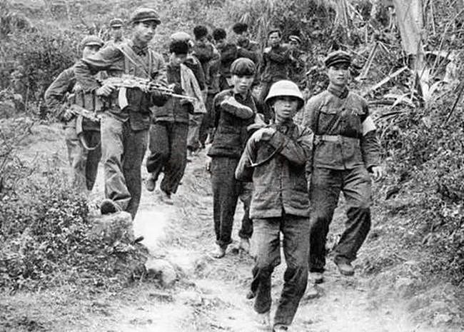 越军为什么抗拒解放军的“缴枪不杀”政策？萨沙问答第72集 - 4