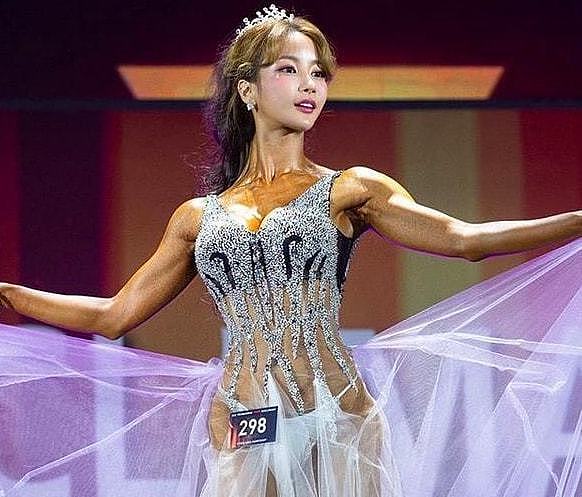 韩国健美女神，热爱健身肌肉拉丝，停练一年美得让人不敢相信 - 2