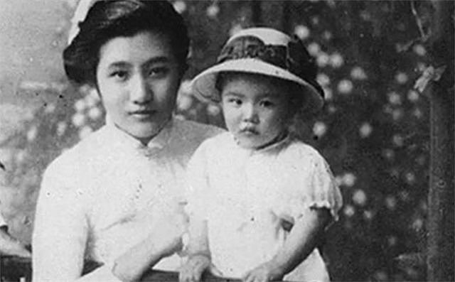 1929年上海女老板资助一落难青年，建国后重逢，对方已成开国上将 - 6