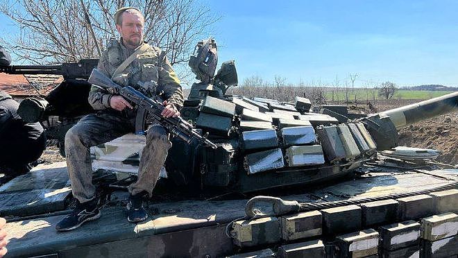 远程导弹摧毁基辅装甲车工厂 乌克兰否认俄军控制马里乌波尔 - 3