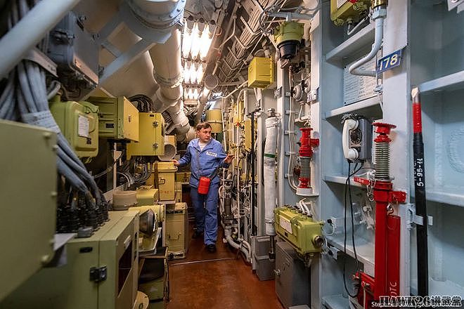 钻进“德米特里·顿斯科伊”号弹道导弹核潜艇 世间仅存的“台风” - 29