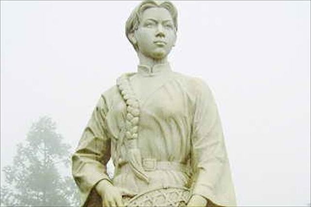 她是井冈山第一位女党员，曾身骑快马英勇杀敌，与毛主席珠联璧合 - 2