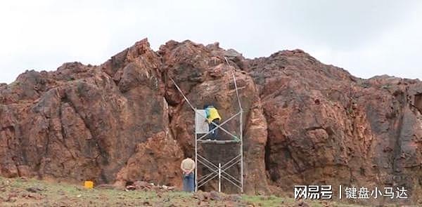 牧民在蒙古发现汉字石刻，专家翻译后，重现了一段波澜壮阔的历史 - 1