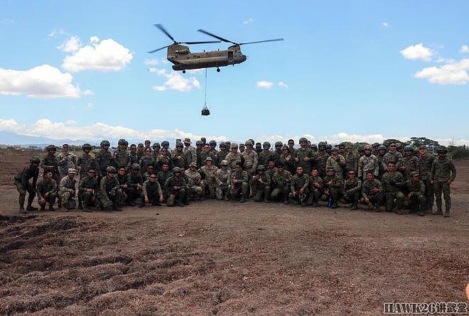 美国菲律宾Balikatan联合演习 士兵为CH-47“支奴干”挂载物资 - 8