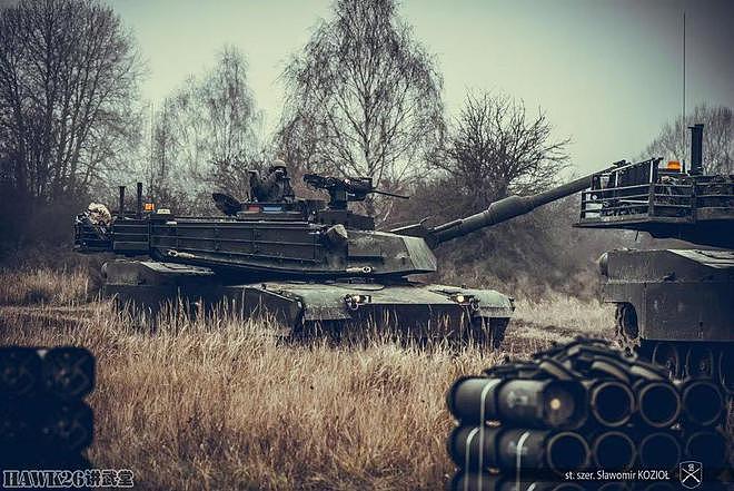 波兰M1A2主战坦克首次实弹射击 美军教官现场指挥 发射训练弹 - 12