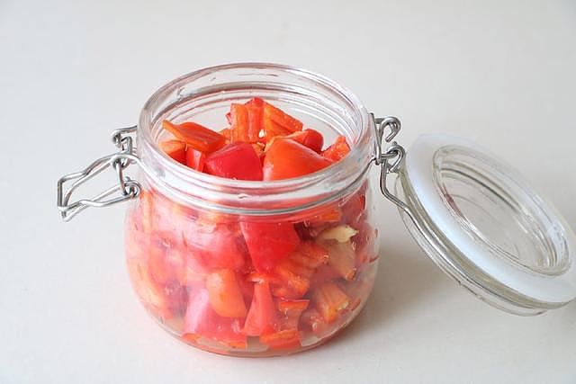 别只会用萝卜腌菜，用它腌菜更下饭，不含致癌物，做法还超简单 - 6
