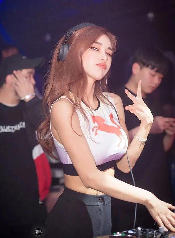 韩国第一女DJ，体重仅48公斤，三围却有B84 W61 H86，曲线真迷人 - 2