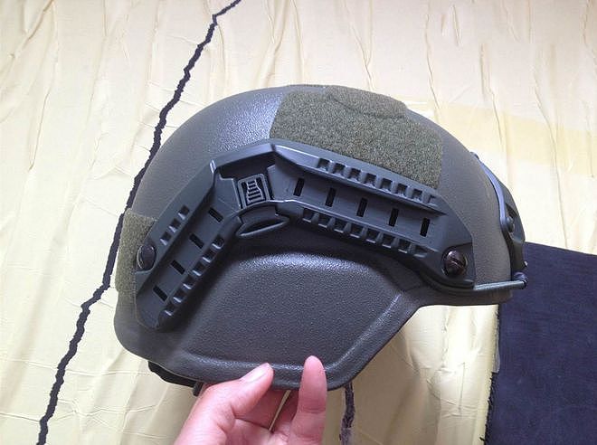 盘点世界十大现役新式战斗头盔 - 5