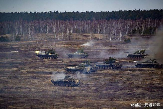 乌克兰称俄罗斯发动全面入侵 基辅多地传来导弹攻击与爆炸声 - 3