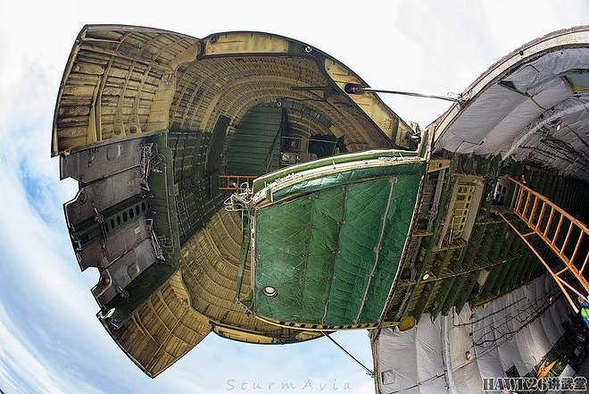 钻进安-124“鲁斯兰”巨型运输机 难得一见的上层甲板 还设有床铺 - 11