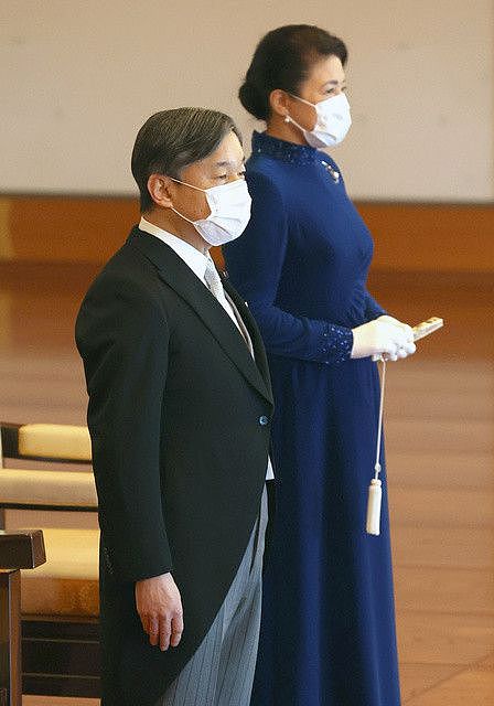 日本天皇62岁生日庆典雅子皇后穿水钻蓝裙亮相太优雅，变瘦变美了 - 1
