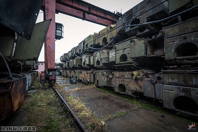 走进莫斯科的军事基地 数百辆装甲车残骸堆积如山 场面无比震撼 - 39