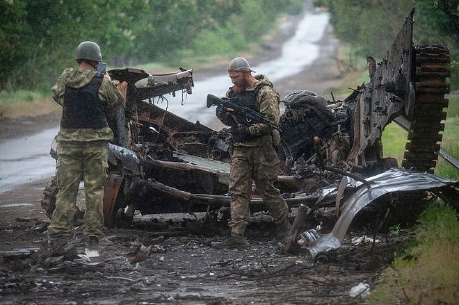 报告：俄军指挥官在乌克兰杀死己方伤员 - 2