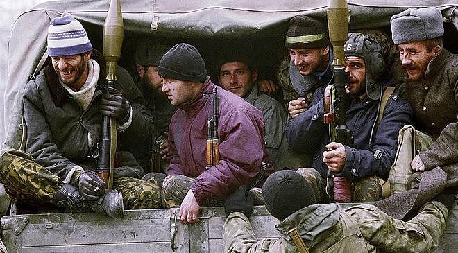 残酷的格罗兹尼巷战：1000俄军仅10人幸存，地狱惨状让美国都感叹 - 11