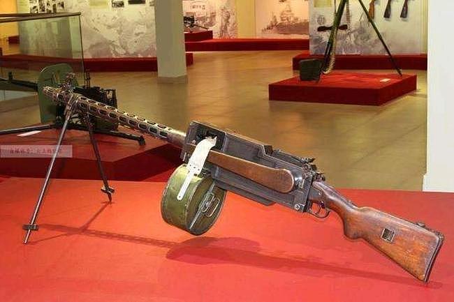 二战苏联红军曾用过的21种轻武器，冲锋枪可不只有波波沙一种 - 24