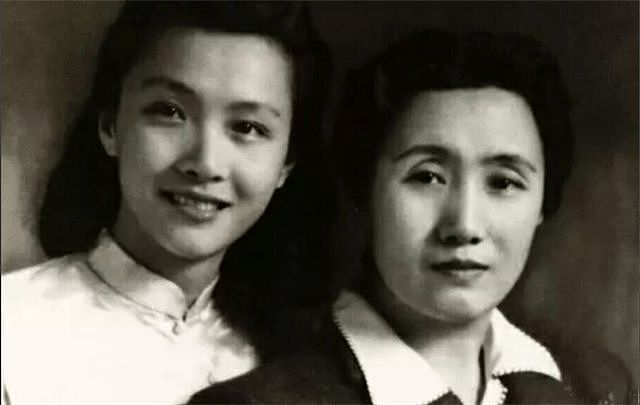 1929年上海女老板资助一落难青年，建国后重逢，对方已成开国上将 - 9