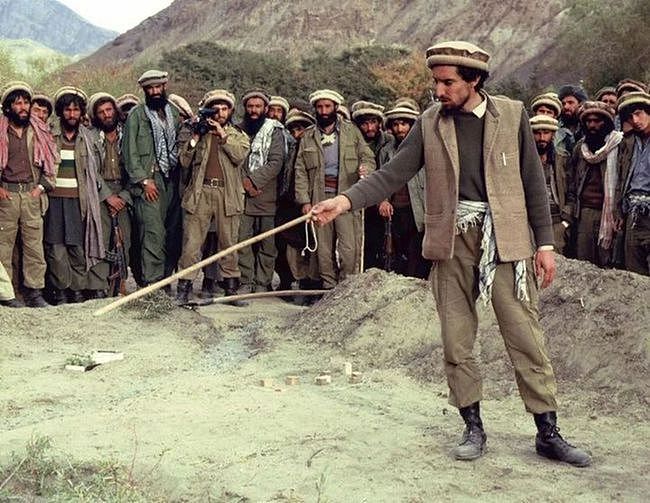 阿富汗游击战大师曾仔细学习中国革命史：2001年9月9日马苏德遇刺 - 14