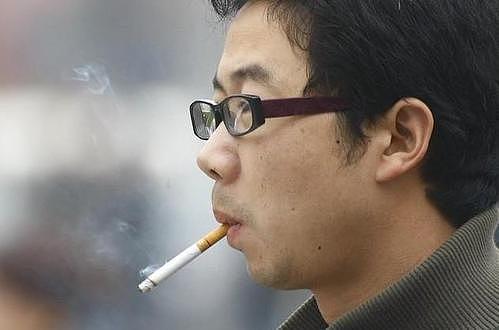 男人一天最多可以抽多少支烟？医生：控制在“这个数”，还可以 - 5