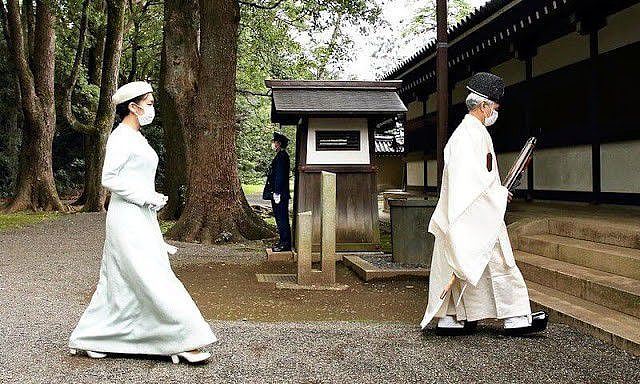 日本真子公主终于穿对衣！全白LOOK素净且优雅，终将“下嫁”平民 - 1