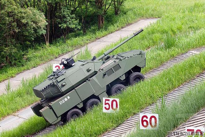 海外谈中国：台湾地区展出“云豹”坦克歼击车 配备105mm主炮 - 5