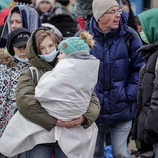 开战54天，500万难民，乌克兰最大的困境是人口流失？ - 7