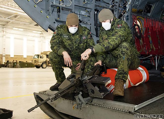加拿大陆军航空兵赴美国演习 准备武器弹药 进行实弹射击训练 - 4