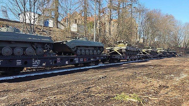 英拟军援乌克兰装甲车 美：乌俄冲突将旷日持久 - 1