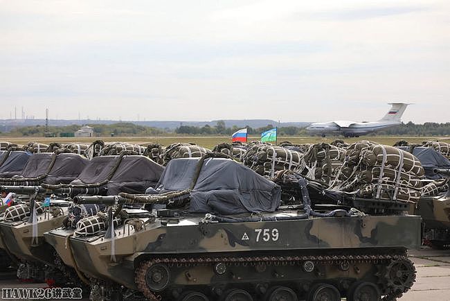 俄罗斯空降兵亮相“西方2021”演习 首次全员装备BMD-4M伞兵战车 - 1