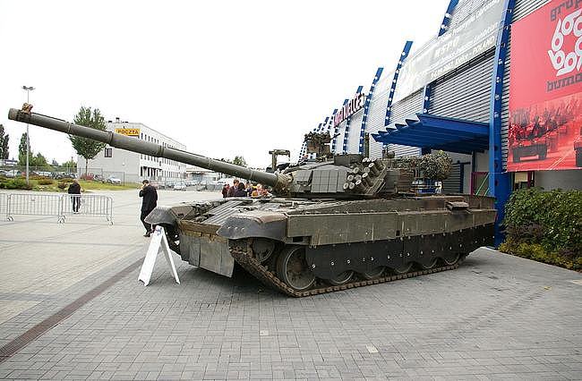 抛弃自家PT91坦克！购买250辆M1，波兰这笔军购有何考量？ - 5