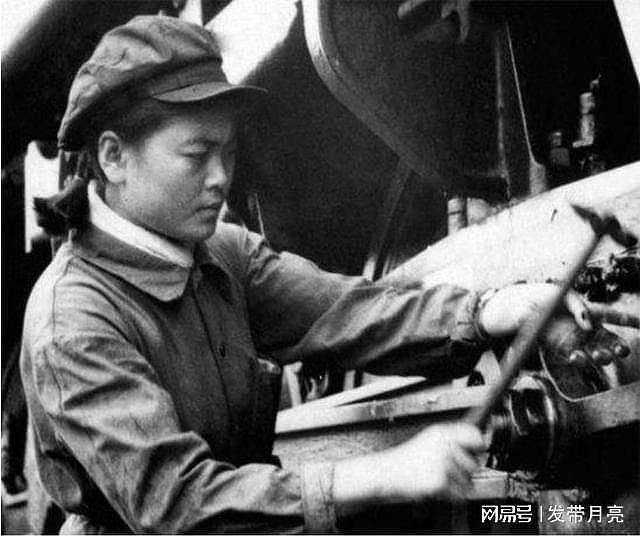 上世纪50年代，那位闻名全国的女火车司机田桂英，后来怎么样了 - 3