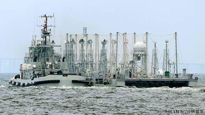 海外谈中国：布满角反射器的奇怪驳船 提升海军电子战的重要装备 - 1