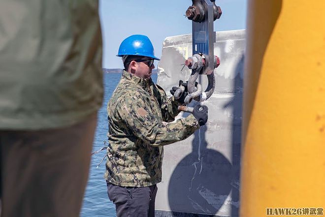 美国坠海E-2D预警机打捞出水 专业团队展现实力 能否修复还存疑 - 4