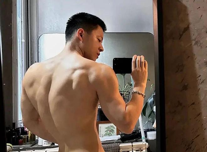 38岁体操冠军张宏涛身材自拍照曝光，这肌肉是认真的吗？ - 8